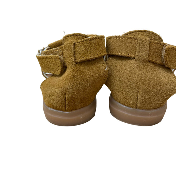 Muyguay Tan Fringe Sandals - Size 21 (5.5)