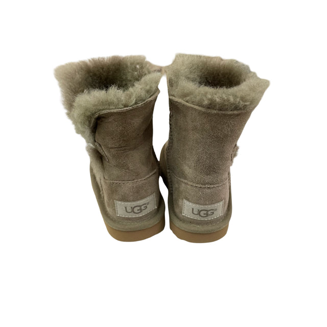 UGG Bailey Button Light Brown Shearling Boots - Size 6