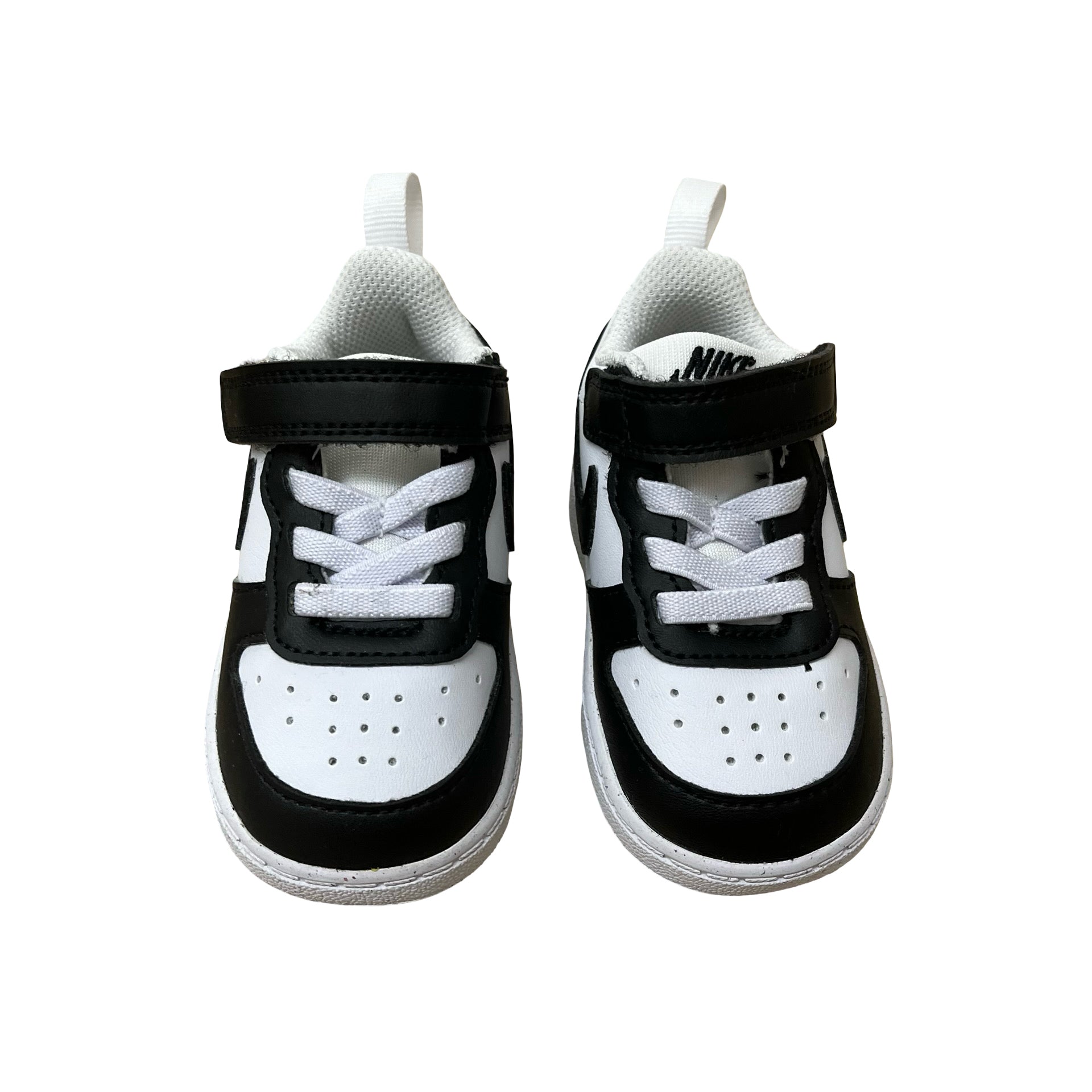 Nike White & Black Sneakers - Size 4C