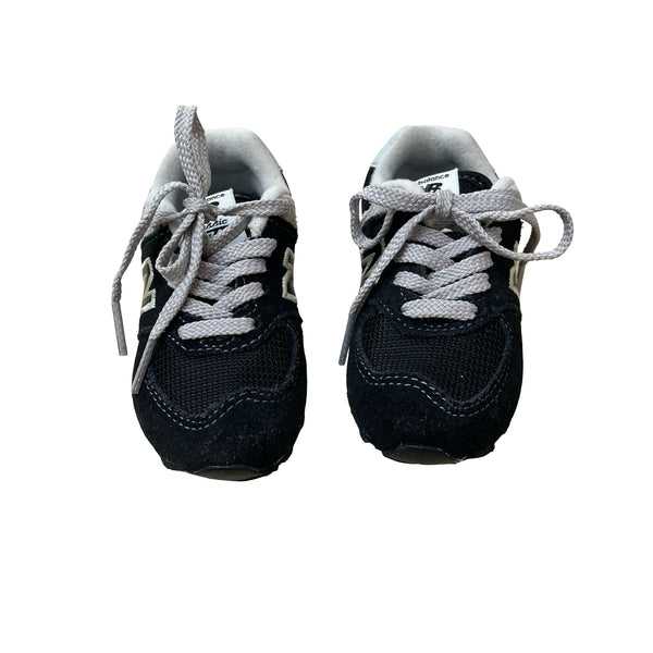 New Balance 574 Classic Black & Gray Sneakers - Size 5
