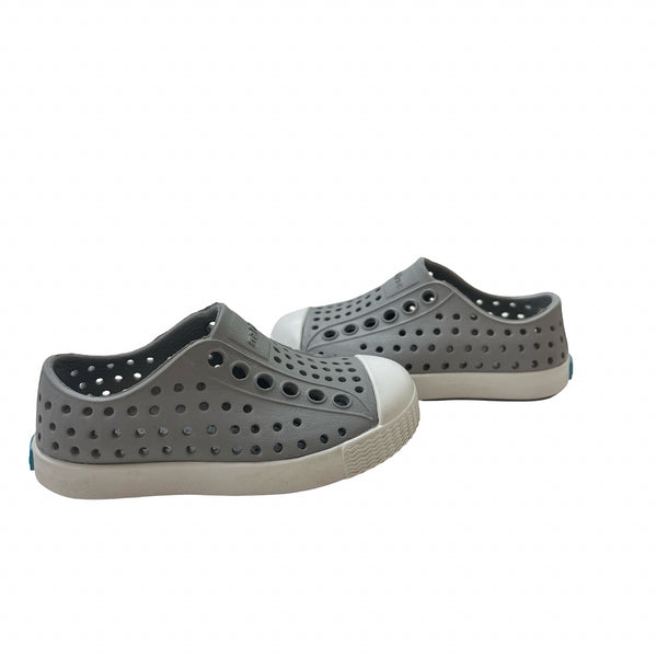 Native Jefferson Gray Shoes - Size C4