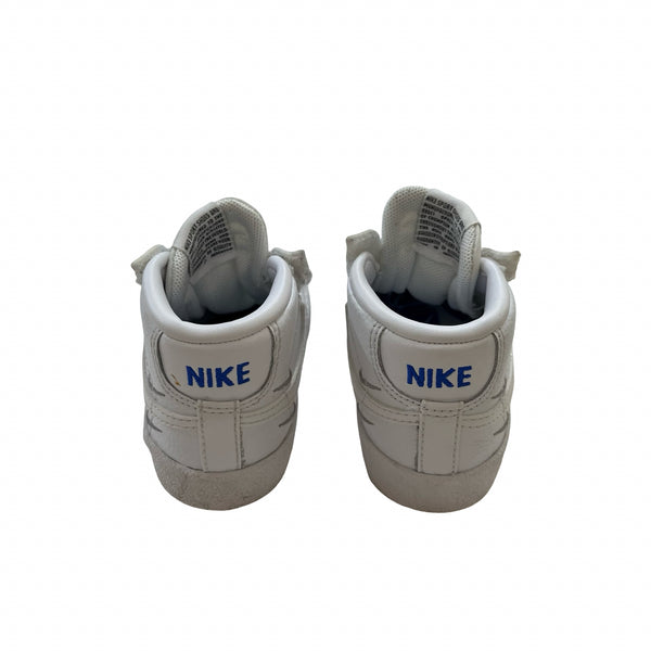Nike Blazer Mid '77 SE White Sneakers - Size 4C