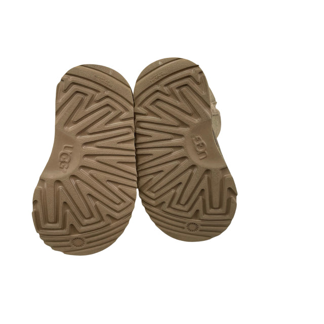 UGG Bailey Button Light Brown Shearling Boots - Size 6