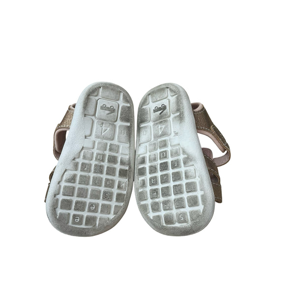 See Kai Run Water-Friendly Gold Metallic Sandals - Size 4