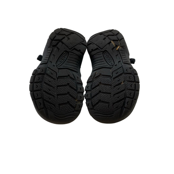 Keen Black & Neon Closed Toe Sandals - Size 8