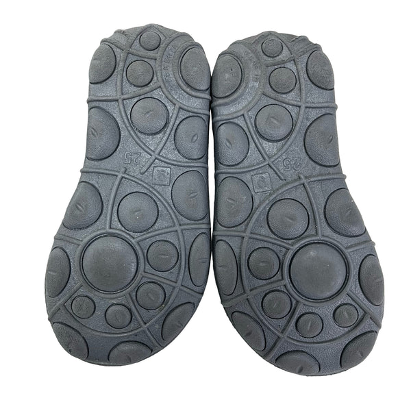 Stride Rite Gray Closed Toe Sandals - Size 9