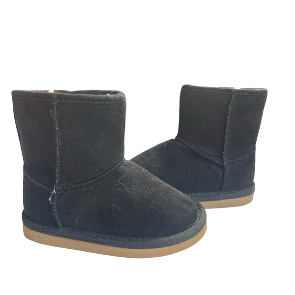 Old Navy Black Faux Suede Sherpa Lined Boots - Size 6