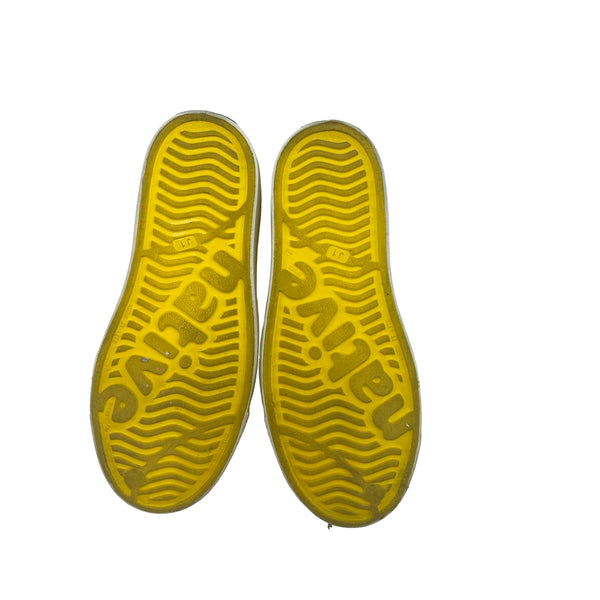 Native Jefferson Yellow Shoes - Size J1 Big Kid
