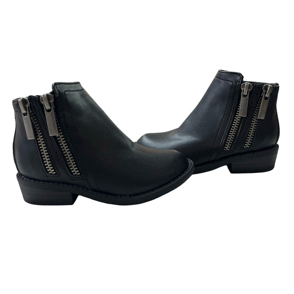 Kidpik Black Zipper Ankle Boots - Size 8