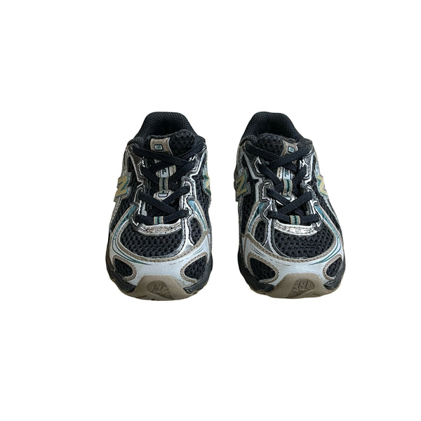 New Balance 740 Black, Silver, Teal Sneakers - Size 8C