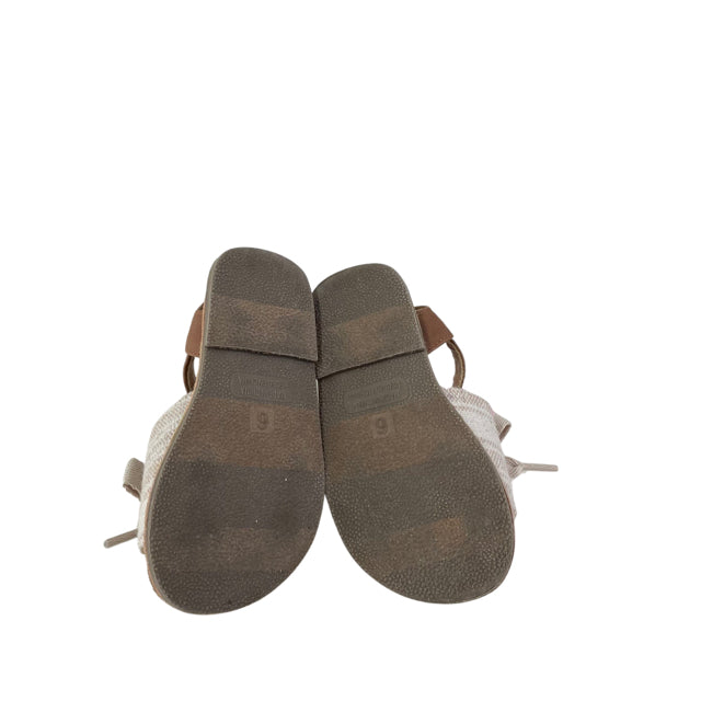 Old Navy Ivory Fabric Sandals - Size 6
