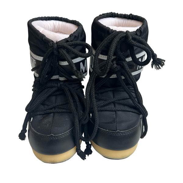 Moon Boots  Black Winter Boots - Size 7-9.5