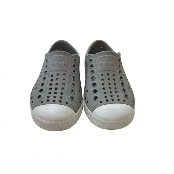 Native Jefferson Gray Shoes - Size C8