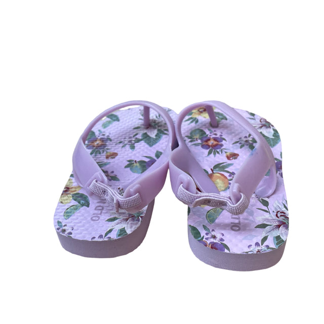 Old Navy Purple Flip Flops - Size 5