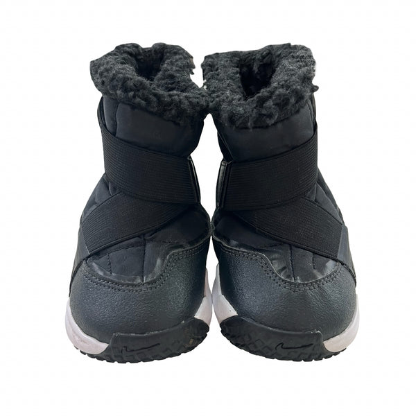 Nike Black & White Lined Winter Boots - Size 8C