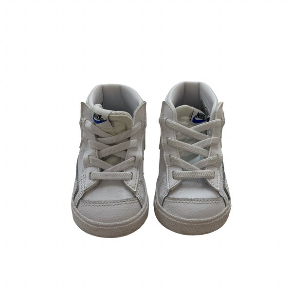 Nike Blazer Mid '77 SE White Sneakers - Size 4C