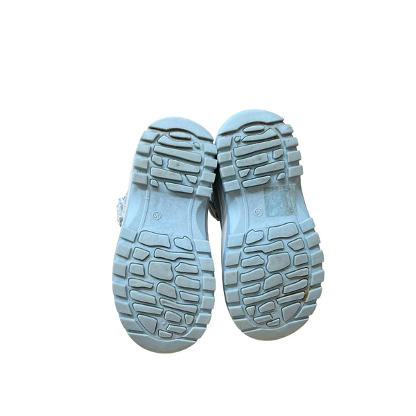 Dream Pairs Silver & Blue Snowflake Print Winter Boots - Size 10