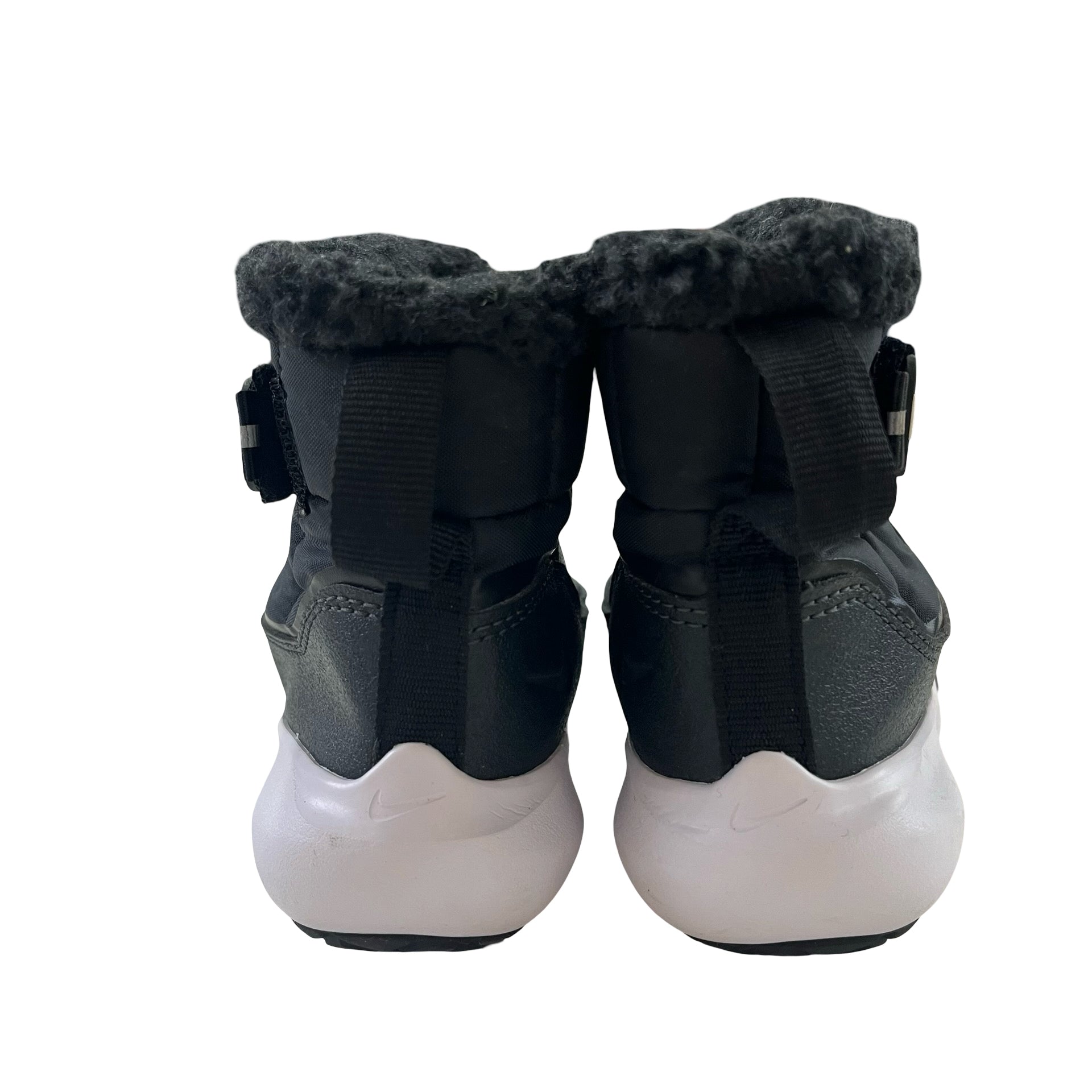 Nike Black & White Lined Winter Boots - Size 8C