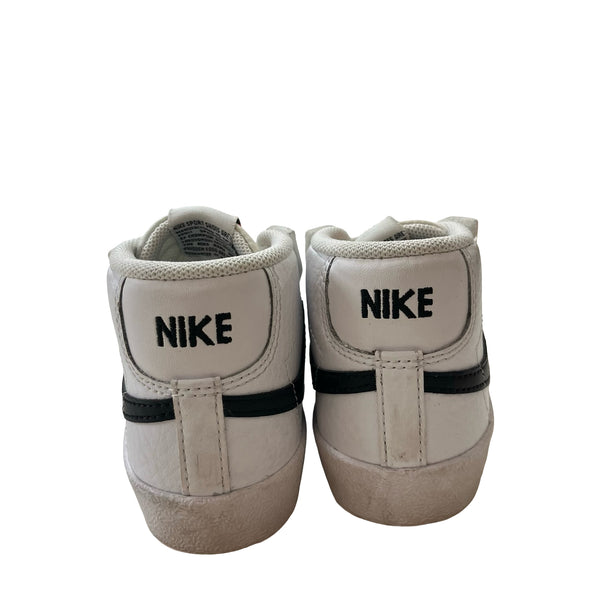 Nike White & Black Mid-Top Sneakers - Size 7C