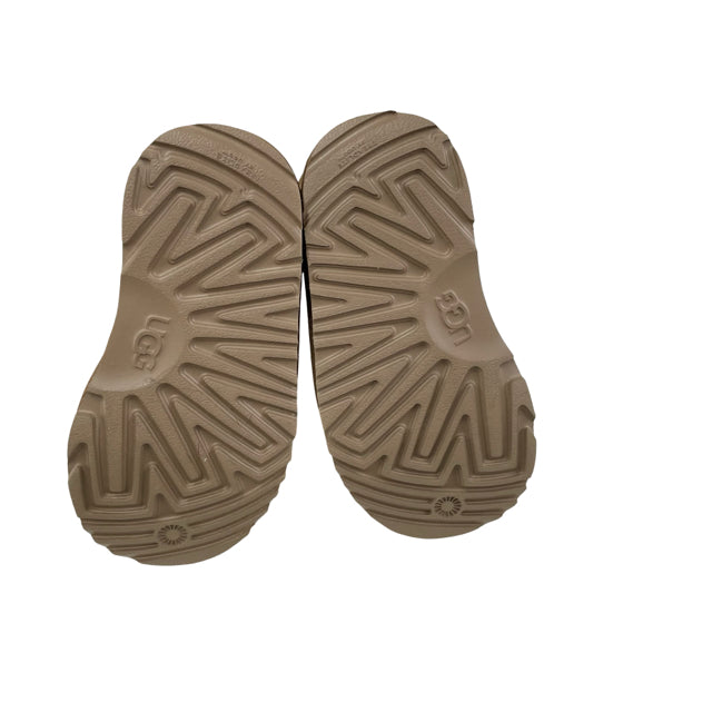 UGG Classic II Chestnut Boots New in Box - Size 8