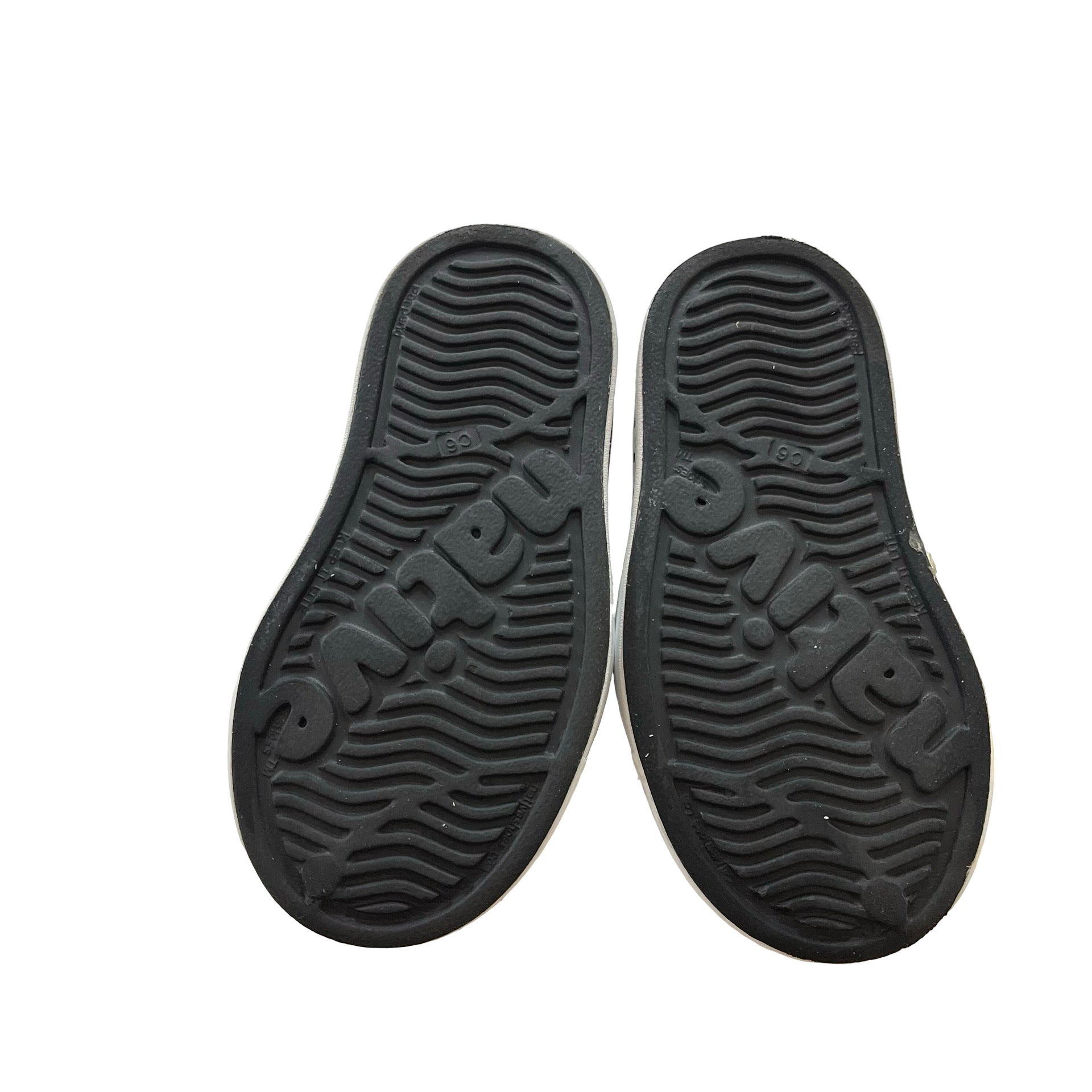Native Jefferson Black Alien Graphic Shoes - Size C6