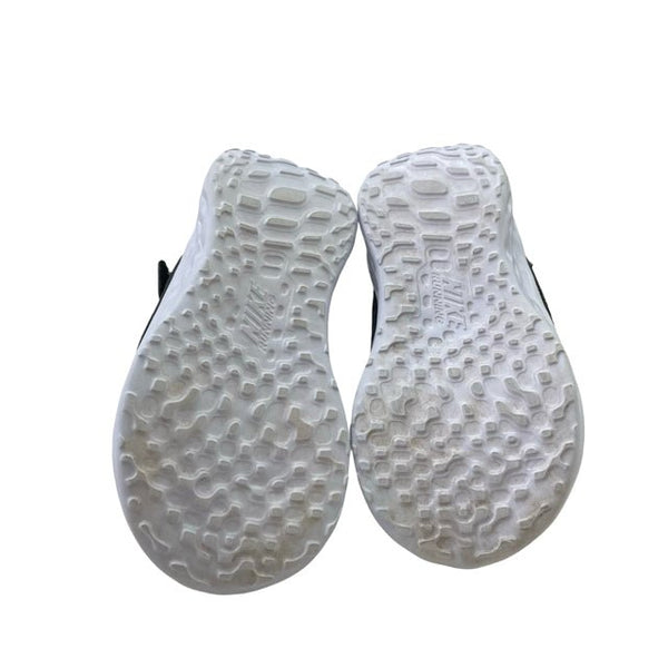 Nike Black Sneakers - Size 5.5C - Bounce Mkt