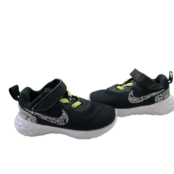 Nike Black Sneakers - Size 5.5C - Bounce Mkt