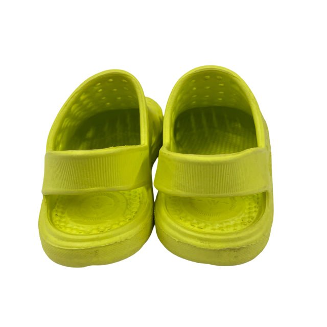 Totes Yellow Closed Toe Sandals - Size 5/6 - Bounce Mkt